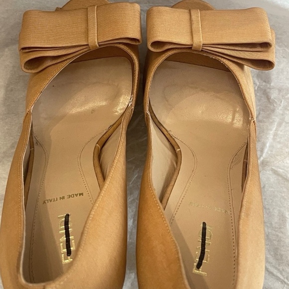 NEW W/ Imperfections FENDI  Bow Peep Toe Platform Heels Pumps 38.5 MSRP $495 - Picture 2 of 12